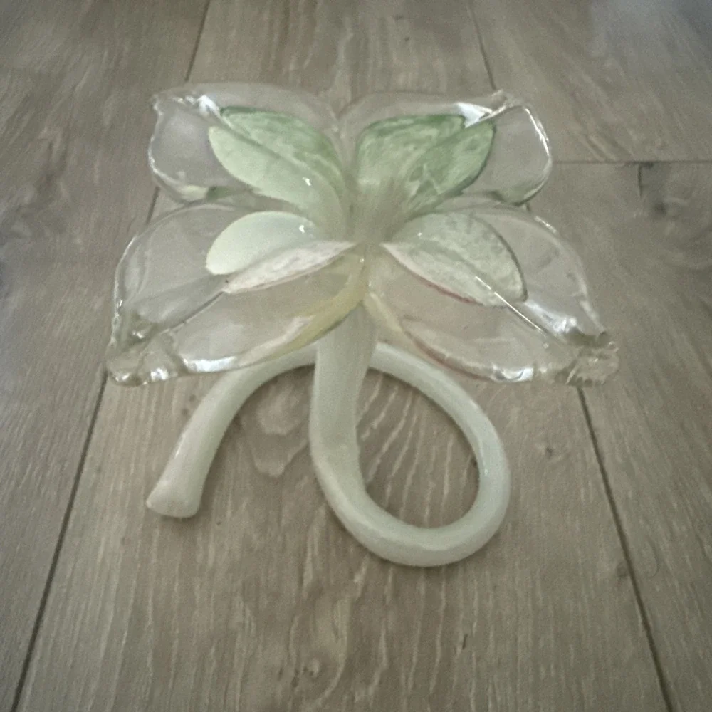 Hand Blown Art Glass 4 Petal Flower With Curly Stem Light Green Murano Style